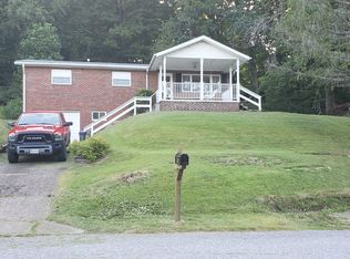 693 Grandview Dr, Saint Albans, WV 25177