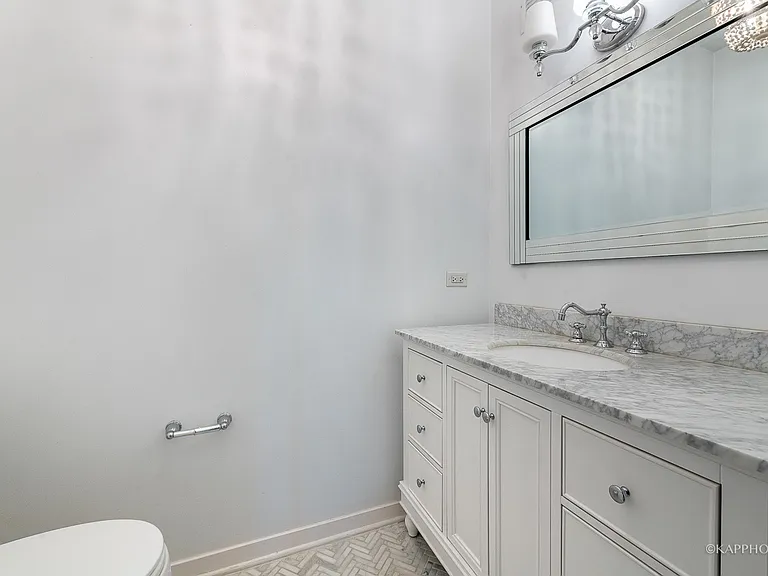 757 N Orleans St #804 — Photo 15
