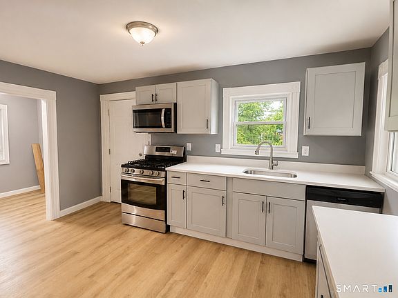 5th image of 205B Laurel St