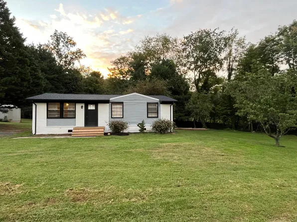 107 Court St, Lovingston, VA 22949