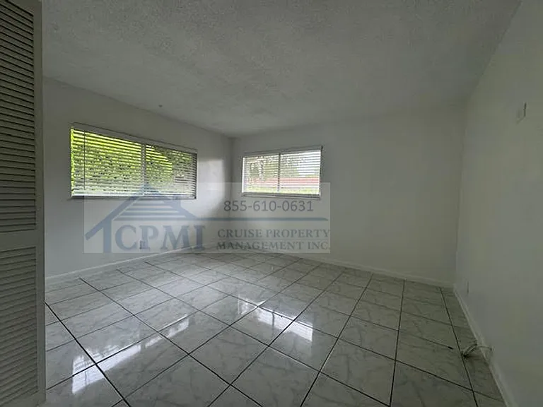 8430 NW 40th St Coral Springs, FL 33065 — Photo 16