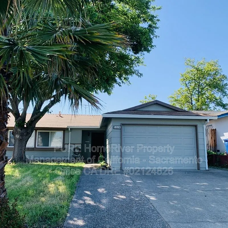 3 bed, 1.5 bath, 1032 sqft, $2,495 — Photo 1