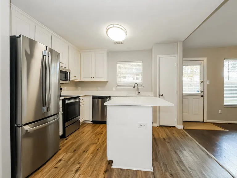 16325 Sun View Ln — Photo 8