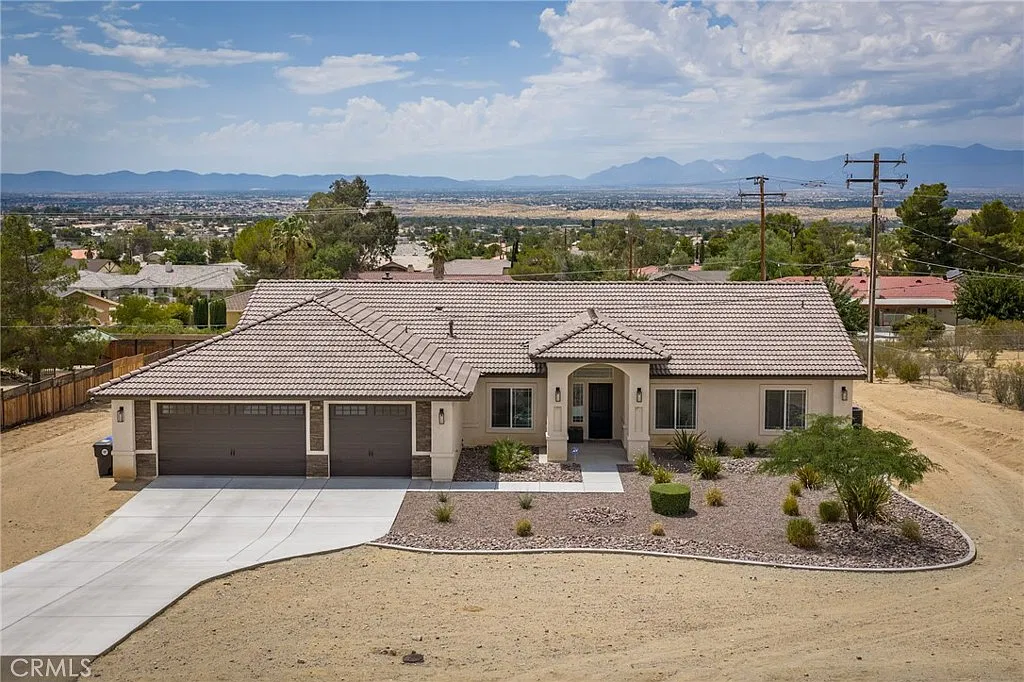 4 bed, 2537 sqft, $3,450 — Photo 1