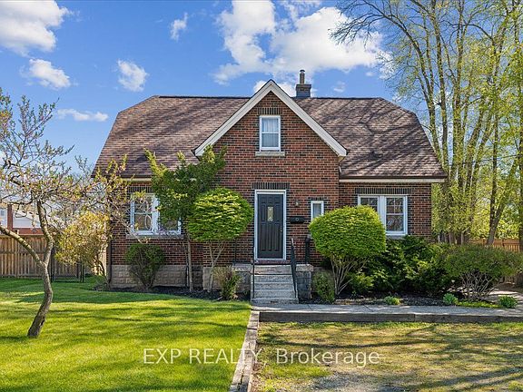 2nd image of 1025 King Rd