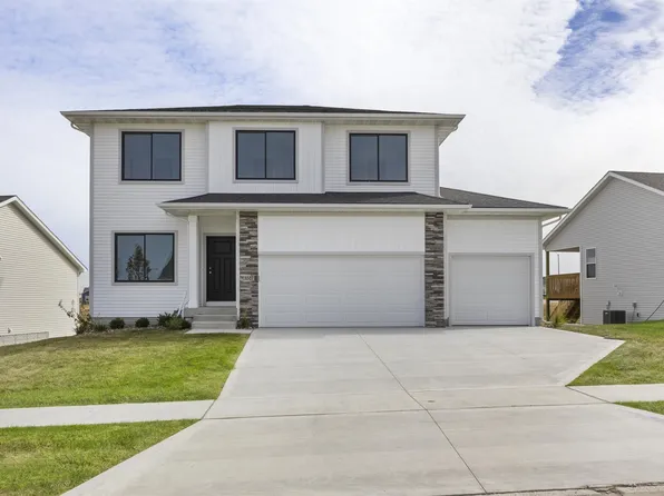 5507 167th St, Urbandale, IA 50323
