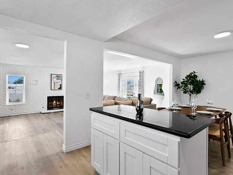 1424 Winn Dr W — Photo 11