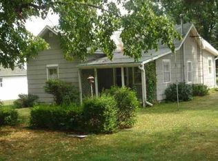 101 S 4th Ave, Chenoa, IL 61726