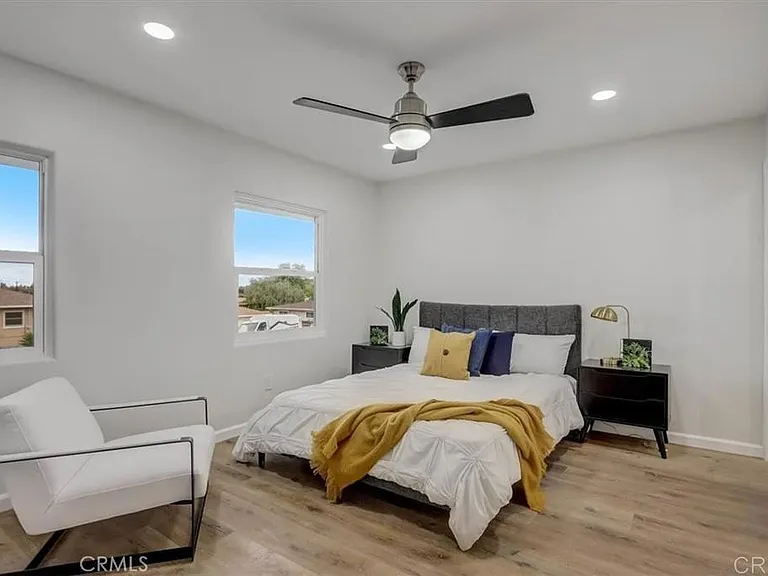 2705 Dennis Ln — Photo 5
