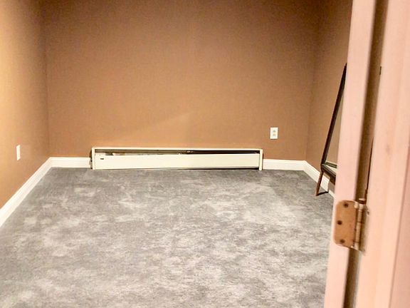 Large closet on the left not showing