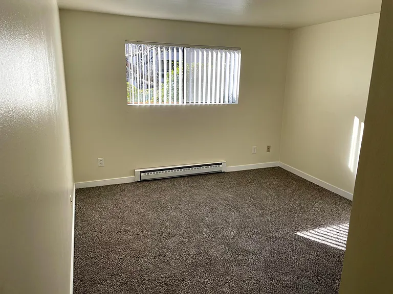 601 S 220th St #1 — Photo 10
