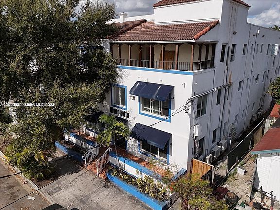 2nd image of 1021 NW 3rd St APT 206