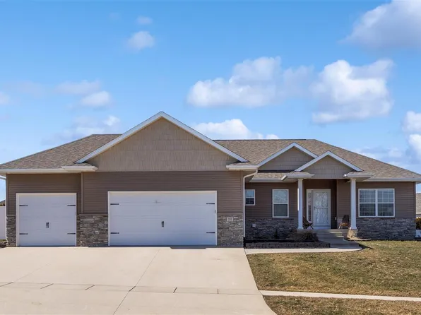 210 Wildrose Dr, Fairfax, IA 52228