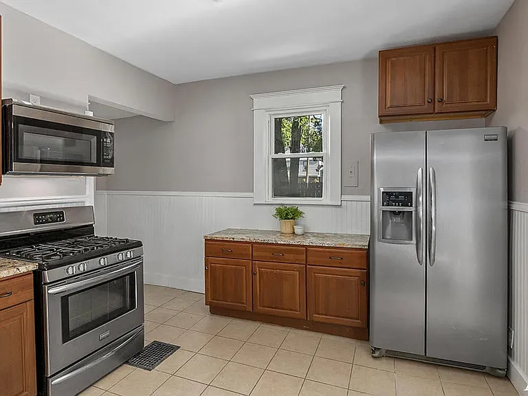 443 Hall St SE — Photo 6