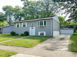901 Essex Ln, Michigan City, IN