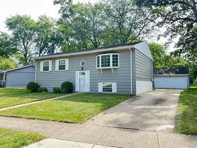 901 Essex Ln, Michigan City, IN, 46360