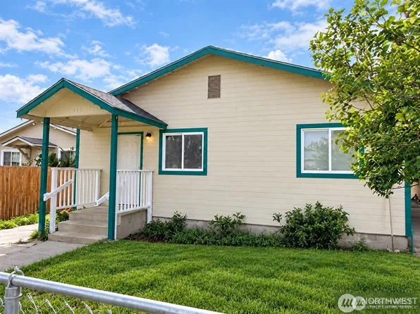 313 N G" Street, Toppenish, WA 98948