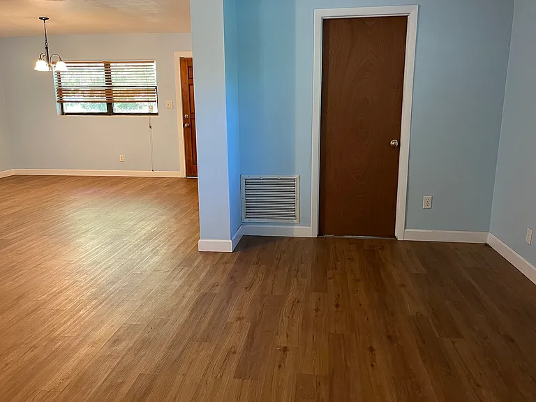 17451 Southside Ct — Photo 4