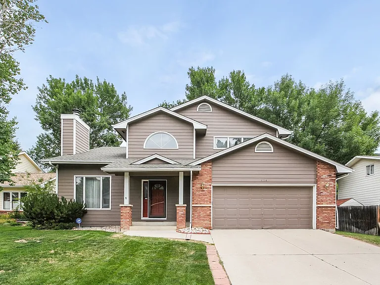 1724 Tanglewood Dr — Photo 1