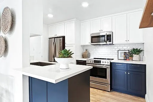 1606 Westcliff Dr.
