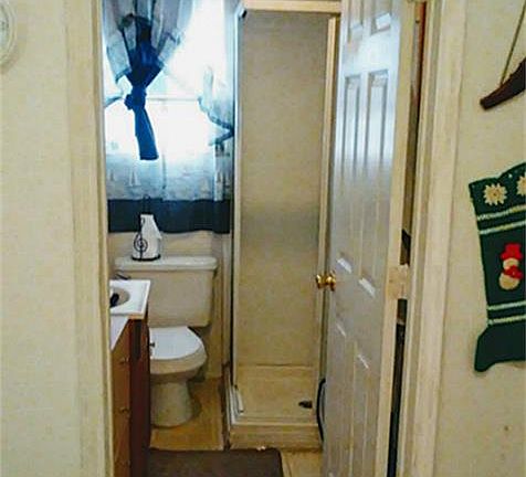 4th image of 407 11th Ave N