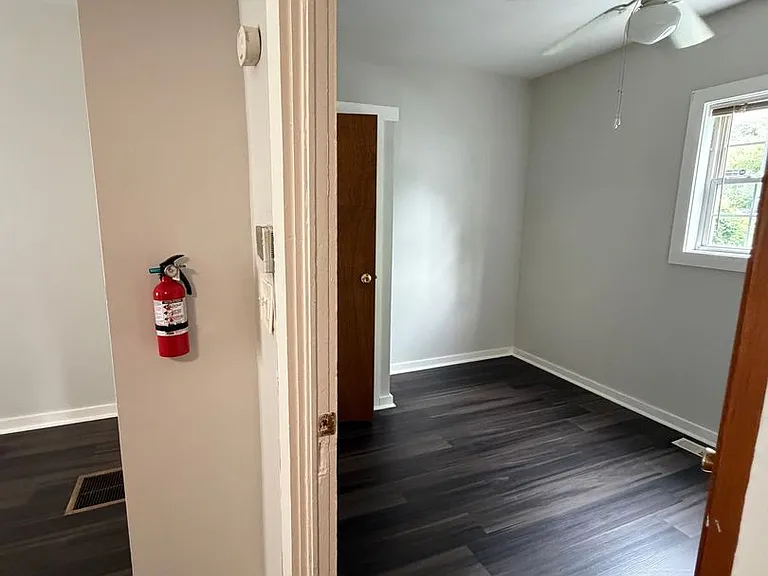 68 Oakwood Ave — Photo 5