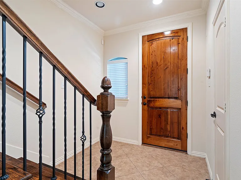 6465 Naples Dr — Photo 5