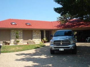 700 Harbor Dr N, Azle, TX 76020