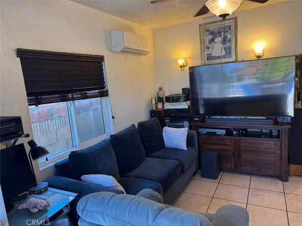 8318 Howe St, Paramount, CA 90723