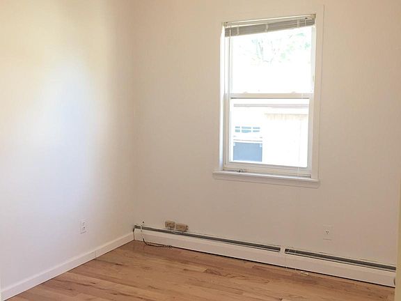5th image of 3613 200th St #2FLOOR