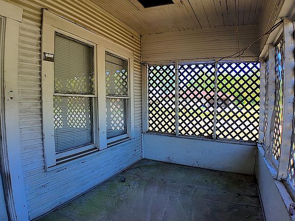 4th image of 270 S 9th St