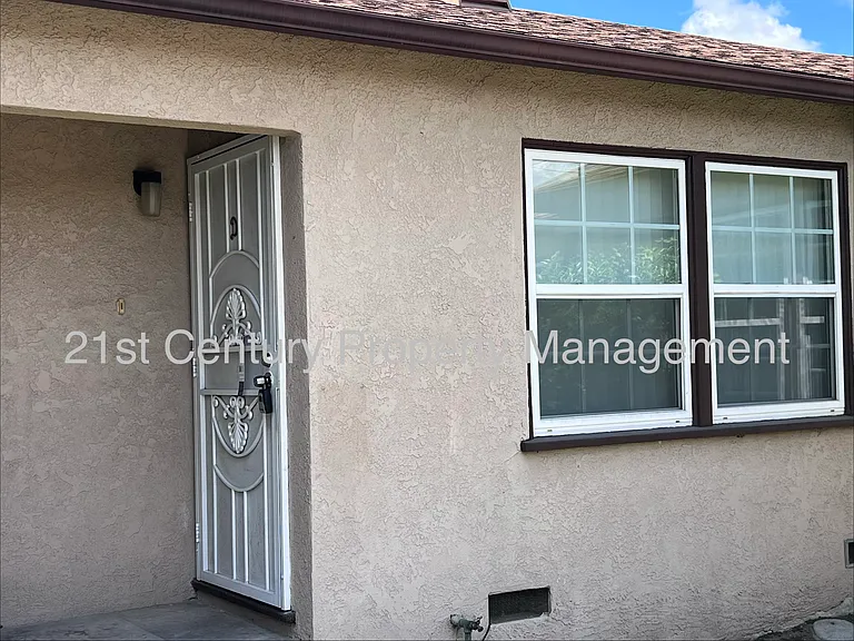 3355 Independence Aveunit #3355D — Photo 8