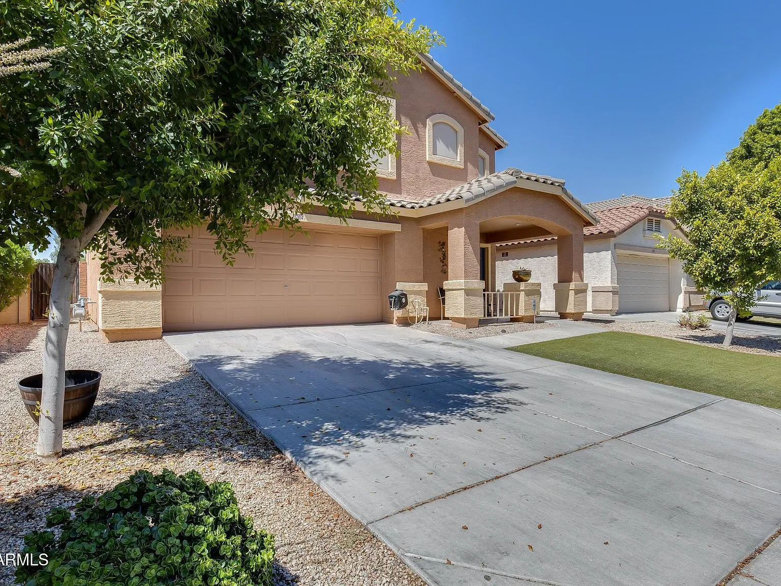 4 bed, 2.5 bath, 1611 sqft, $2,200 — Photo 1