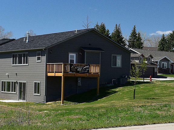 3rd image of 2333 Larch Ln