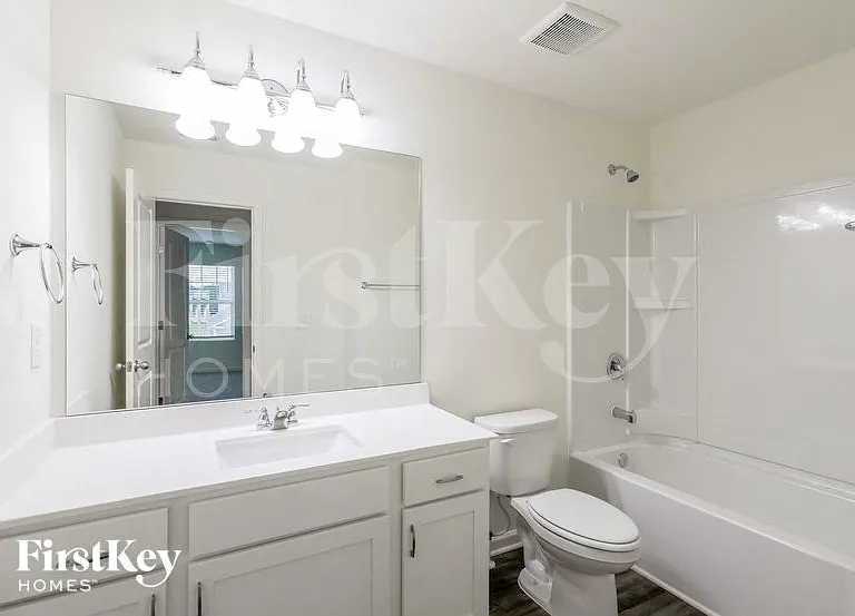 135 Knightsbridge Ln — Photo 14
