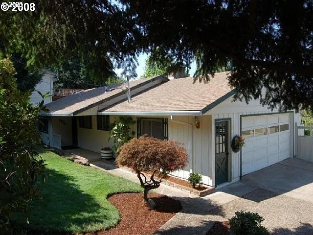 2010 Buck St photo 1