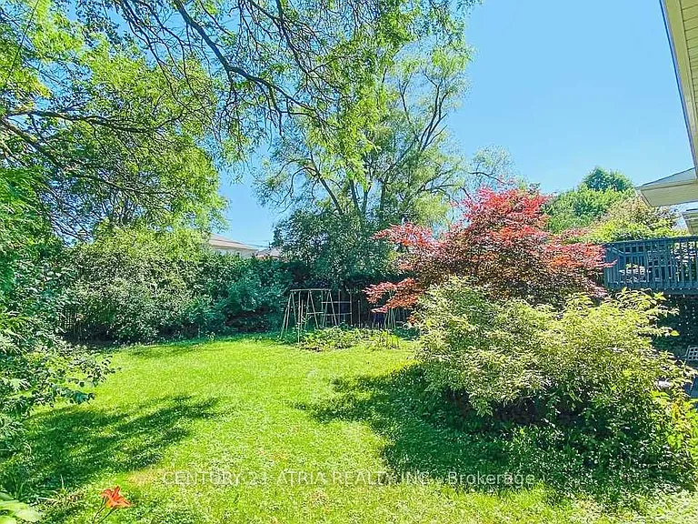 11 Danville Dr — Photo 2