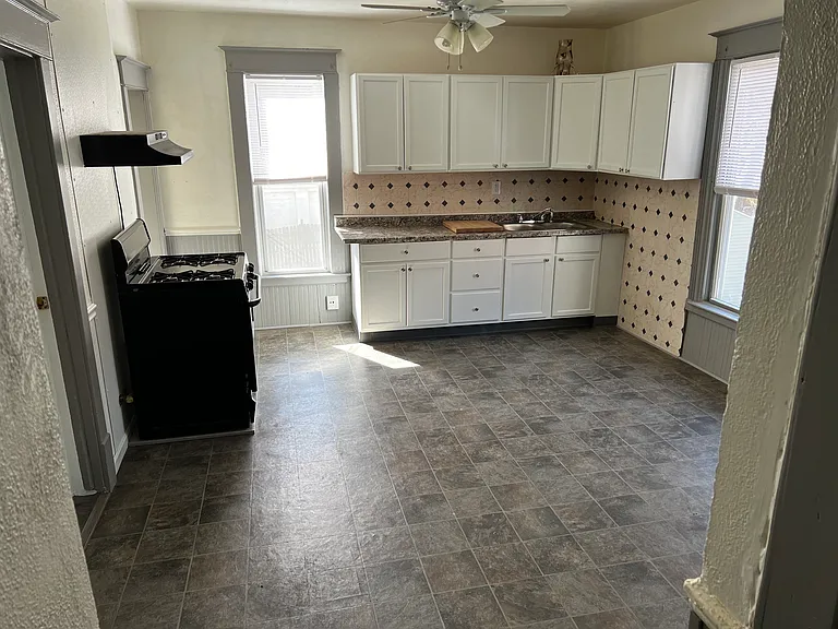 845 McReynolds Ave NW #2 — Photo 8
