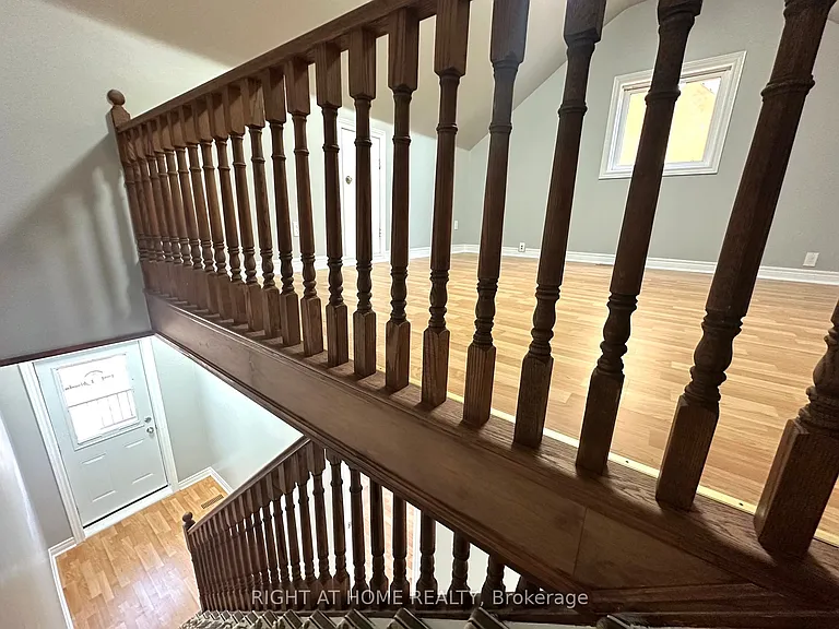 123 Lindsey Ave #UPPER — Photo 8