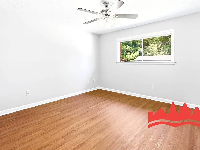 3063 Mary Elizabeth Dr — Photo 19