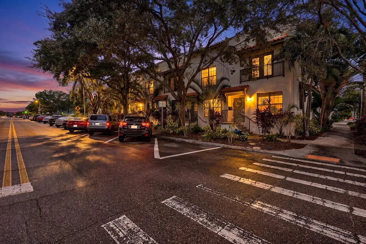 2 bed, 3.0 bath, 1555 sqft, $3,250 — Photo 1