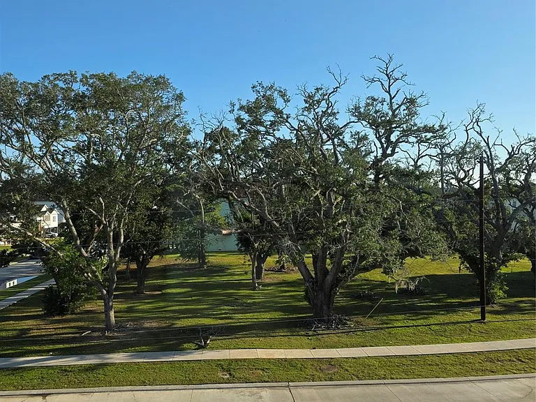 6303 White Oak Dr — Photo 17