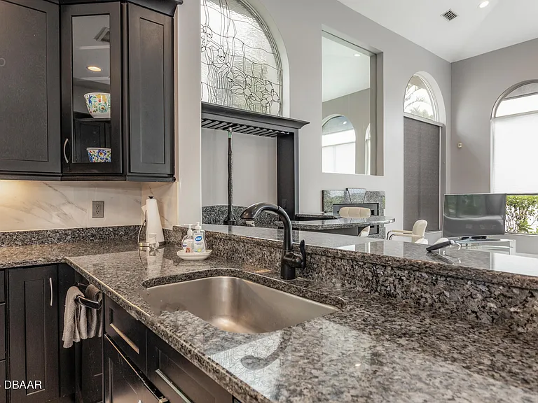 3548 N John Anderson Dr — Photo 13