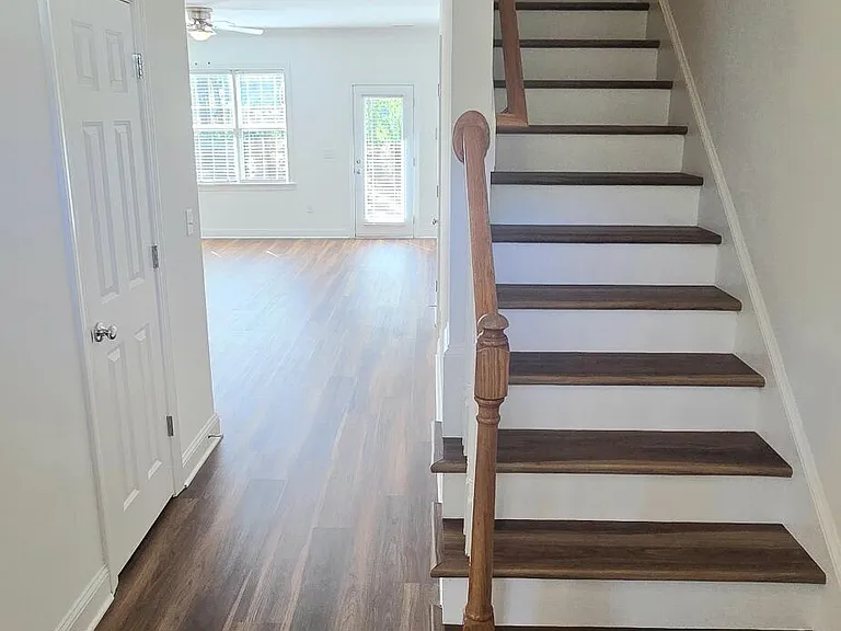 305 Savannah Ridge Rd — Photo 3