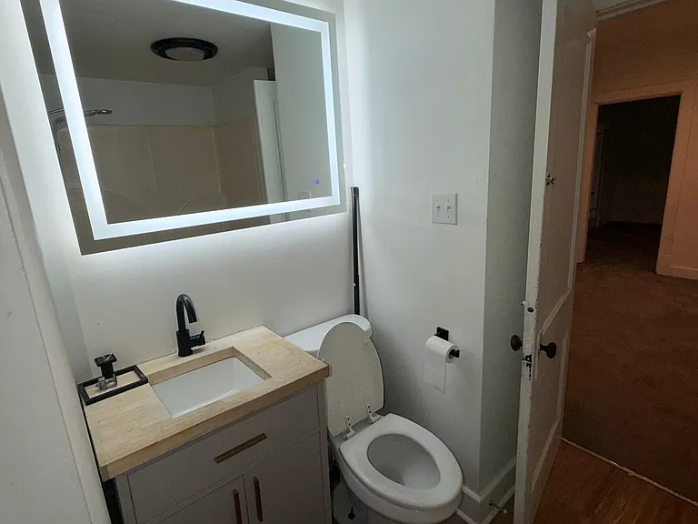 549 Beecher St — Photo 11