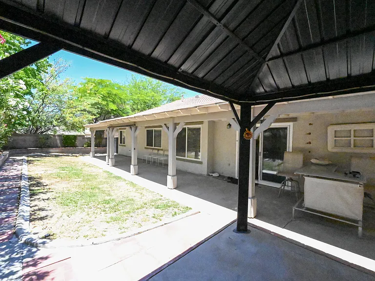 4208 Grandview Dr — Photo 36