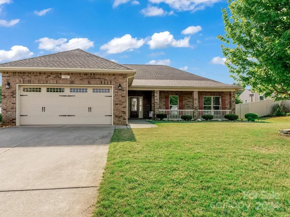 144 Water Ski Dr, Statesville, NC 28677