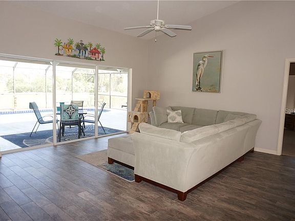 5th image of 706 Royal Poinciana