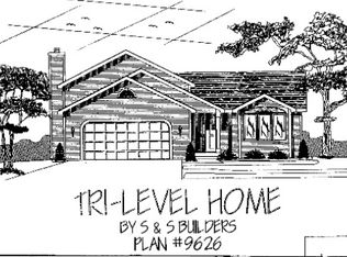 261 Sleepy Hollow Rd, Fall River, WI 53932