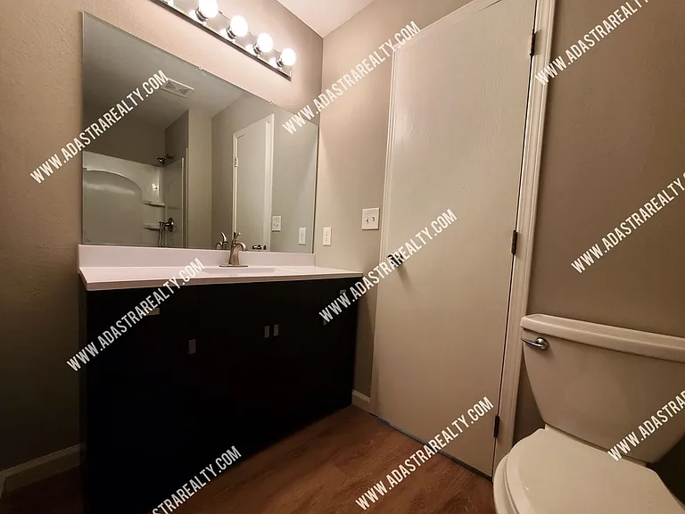121 Ames St — Photo 25